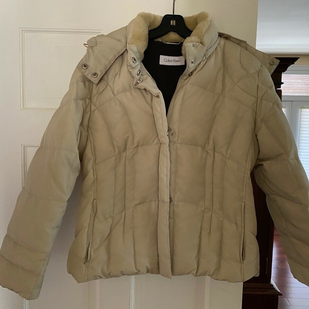 CALVIN KLEIN DOWN PUFFER Hooded JACKET WOMENS off white LGE FAUX FUR COLLAR ZIP